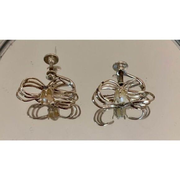 Vintage silver & pearl screw back earrings - Picture 1 of 3